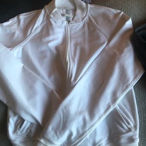 White Lululemon sip up